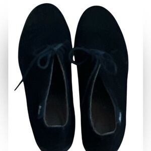 Bass Black suede Leather upper ankle boots. Size 9.5M
